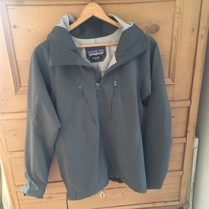 Patagonia Men’s Gray Weatherproof Pullover Shell M